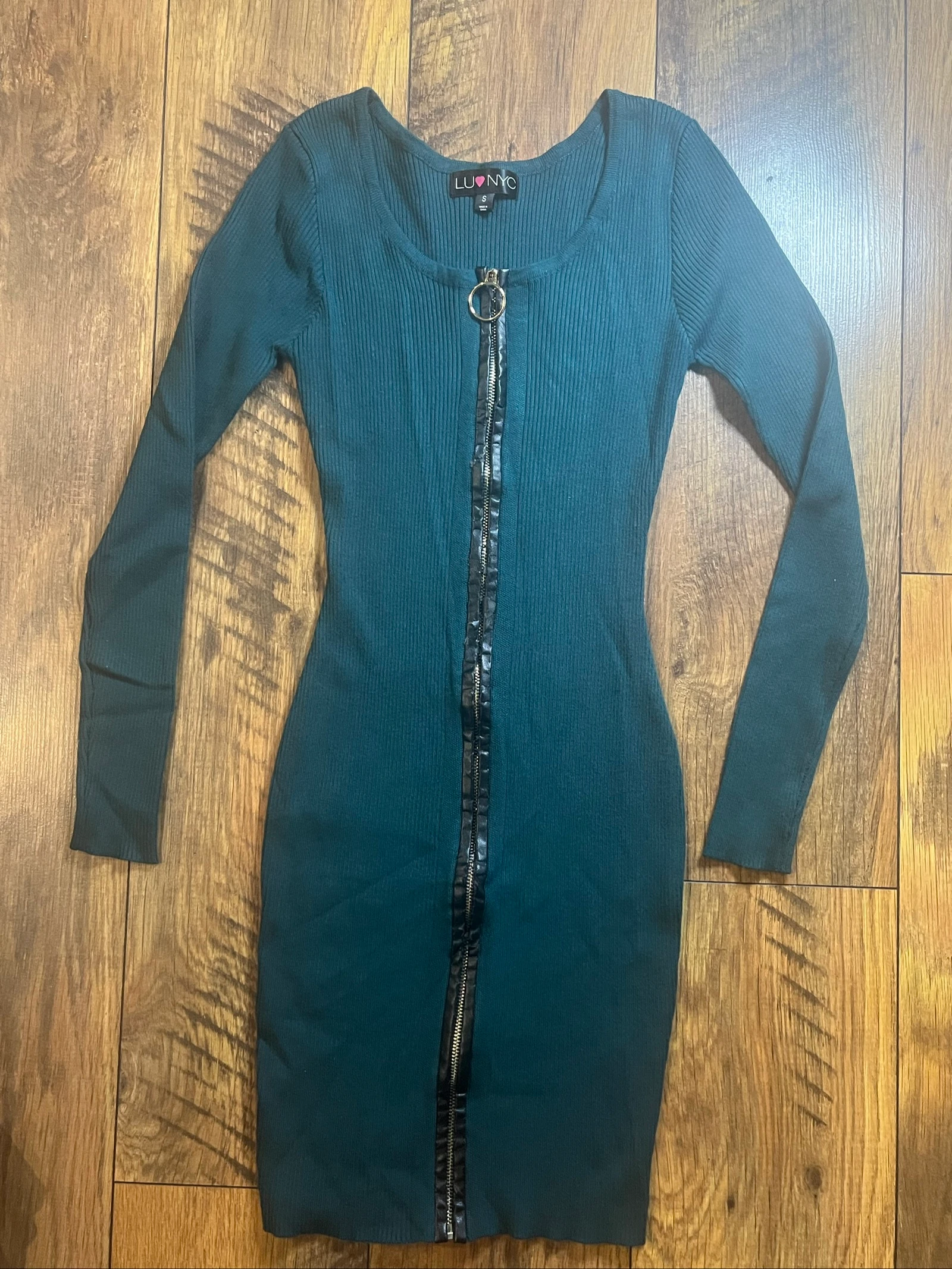 Robe pull moulante vert canard zippée - LU NYC - taille S - très bon état 